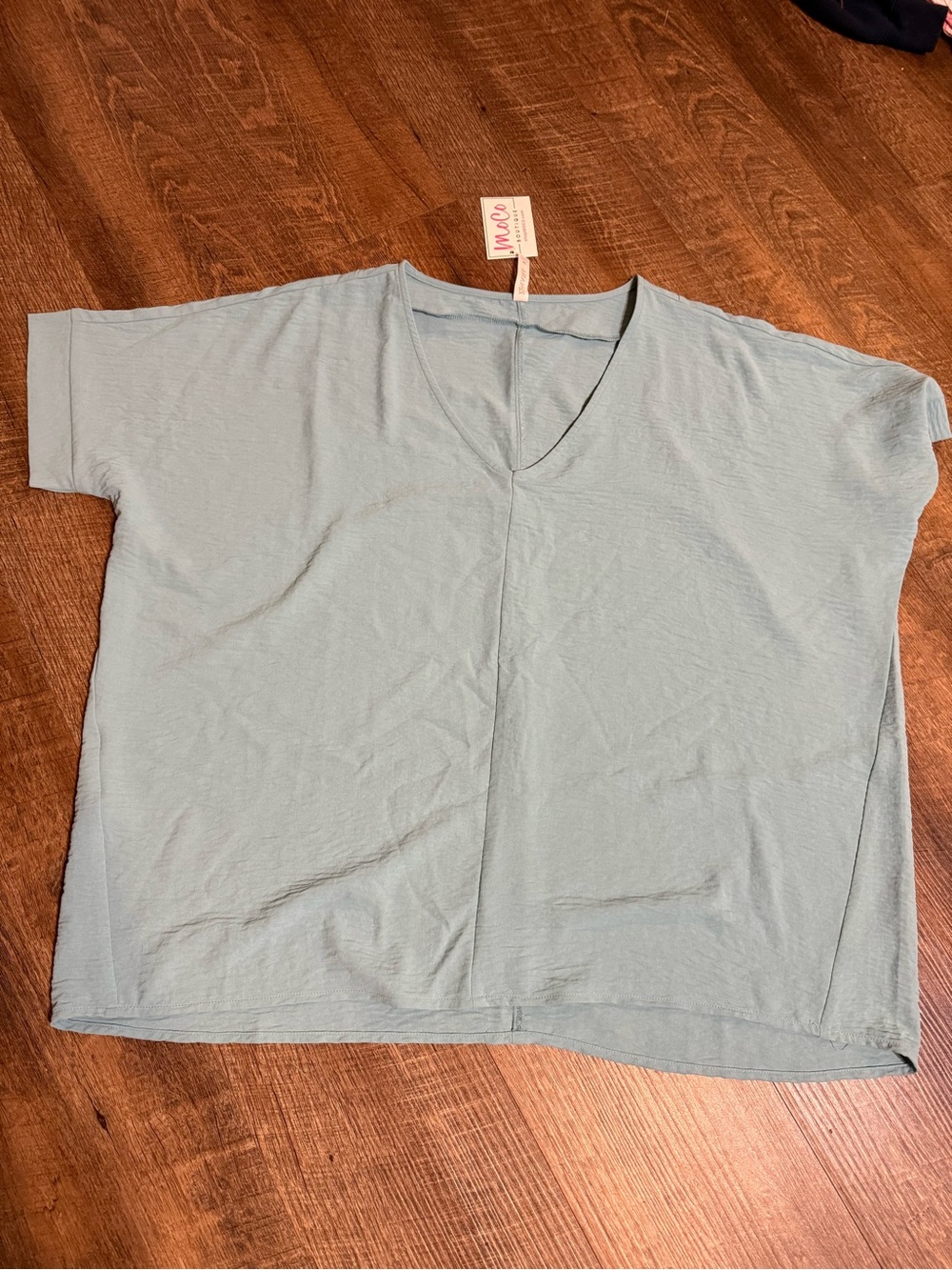 Zenana Outfitters teal V-Neck Tee